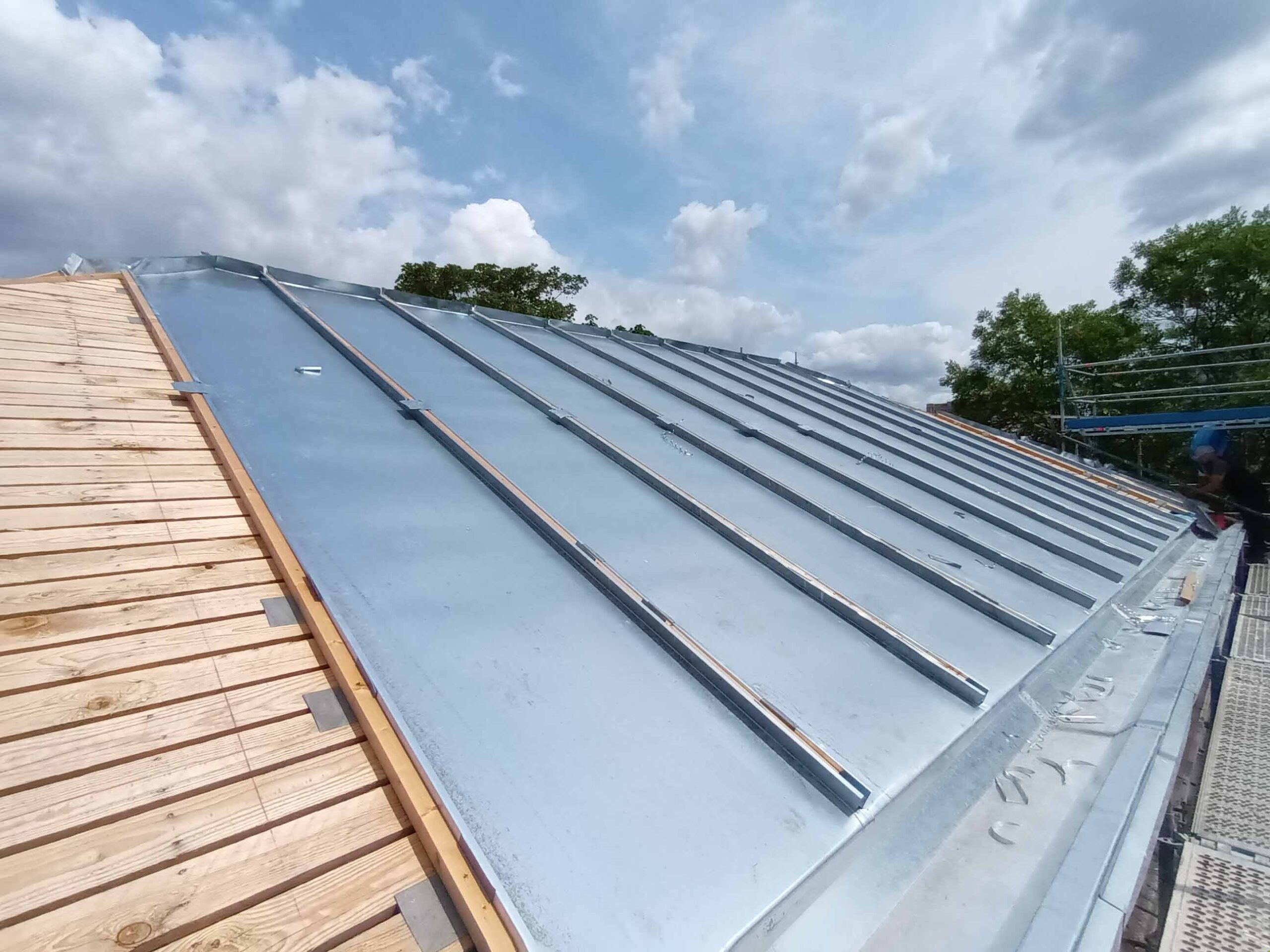 Deschacht fournit des feuilles de zinc pour la rénovation des toits