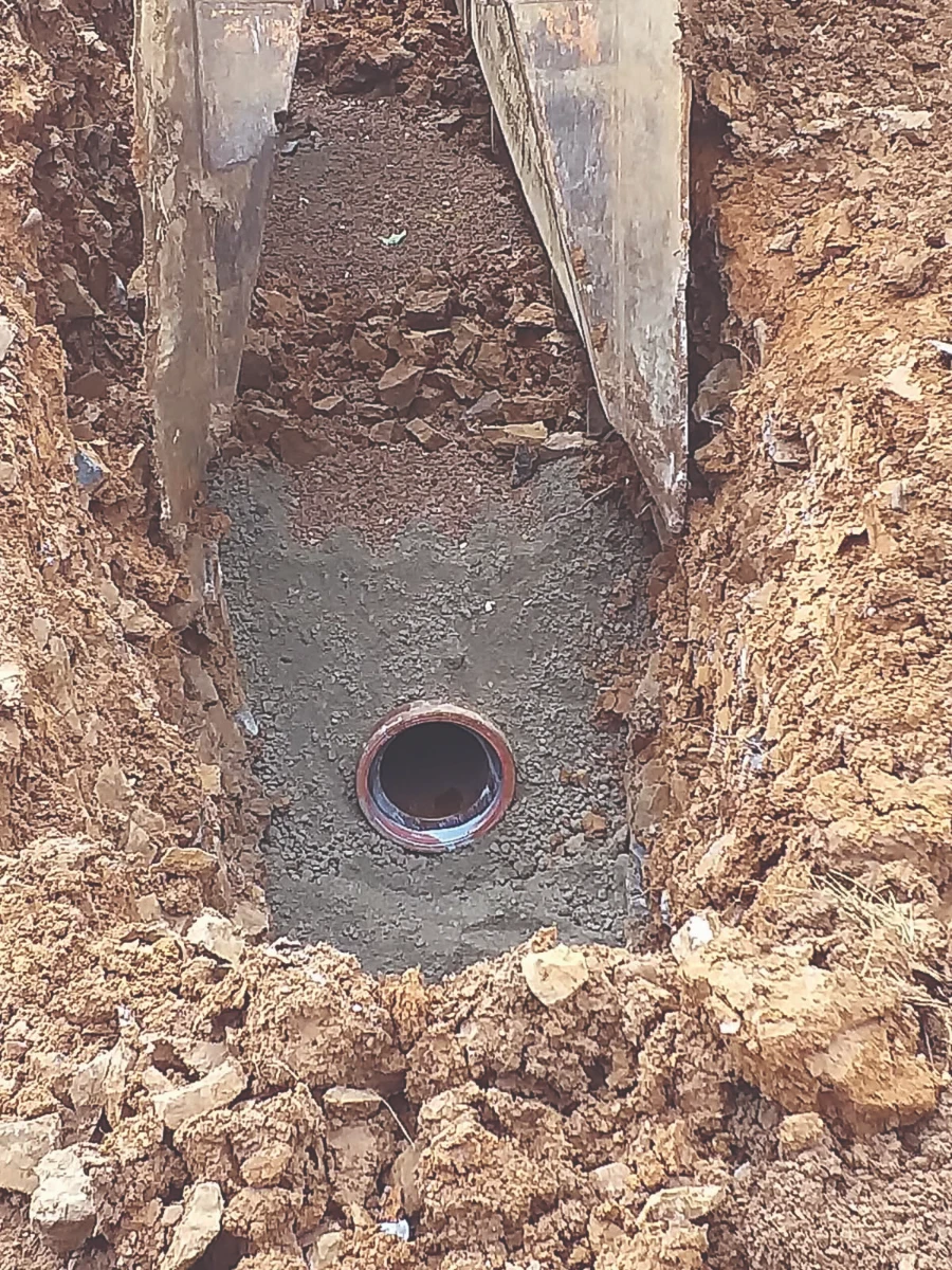 Deschacht installation of sewerage with stoneware pipes 4